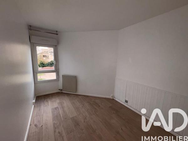 Location appartement 5 pièces 91 m² Évry