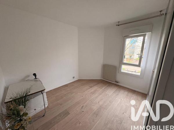 Location appartement 5 pièces 91 m² Évry