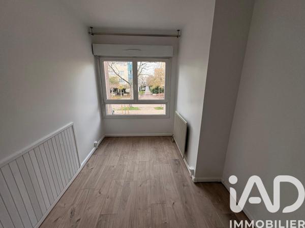 Location appartement 5 pièces 91 m² Évry