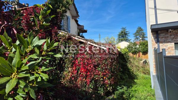 Nestenn IGNY - Terrain constructible 424 m² Viabilisé , Maison à démolir - A deux pas des commerces et des Ecole Joliot Curie/Saint-Nicolas /Collège Claudine Hermann/ Ecole Steiner - Proximité des transports Ligne V et RER B Massy-Palaiseau