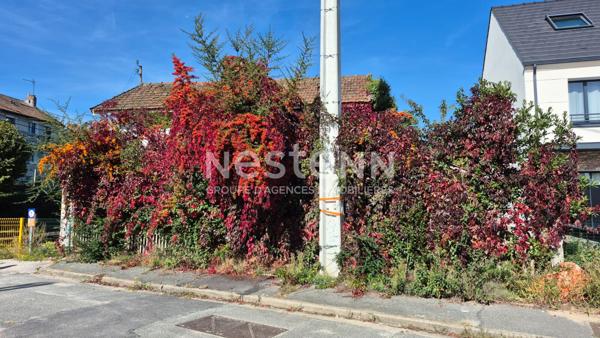 Nestenn IGNY - Terrain constructible 424 m² Viabilisé , Maison à démolir - A deux pas des commerces et des Ecole Joliot Curie/Saint-Nicolas /Collège Claudine Hermann/ Ecole Steiner - Proximité des transports Ligne V et RER B Massy-Palaiseau