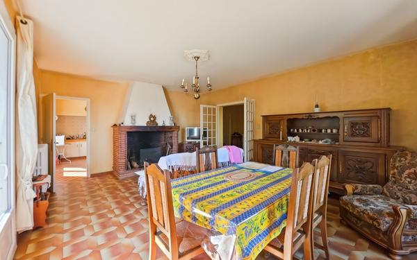 Maison à vendre    5 pièces • 166 m2 Verfeil