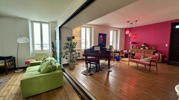 À VENDRE – BARBEZIEUX-SAINT-HILAIRE (16) – Propriété de caractère - cœur de ville