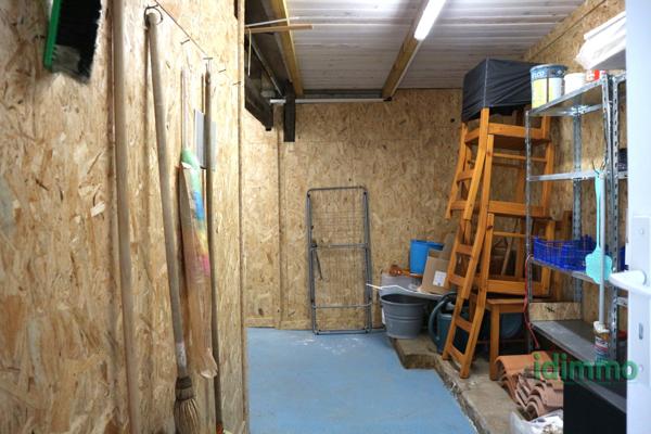 BELLE MAISON EN BON ETAT GENERAL DE 100 M2 SUR UN TERRAIN CLOS DE 115 M2. CENTRE BOURG A PROXIMITE DES COMMERC La Jarrie (17220)