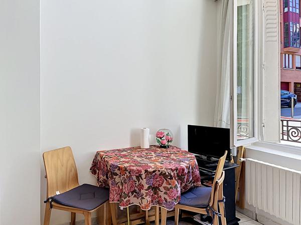 Appartement Suresnes 1 pièce(s) 16 m2