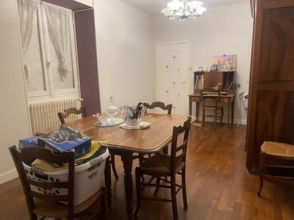 86110 AMBERRE Corps de ferme sur plus de 3Hectares- maison 225m².