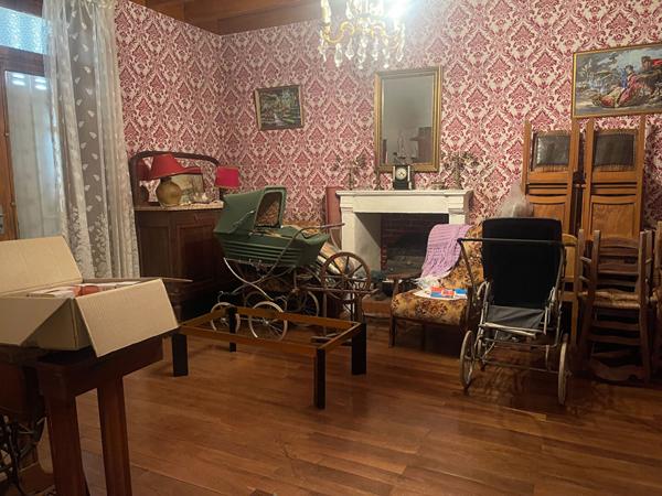 86110 AMBERRE Corps de ferme sur plus de 3Hectares- maison 225m².