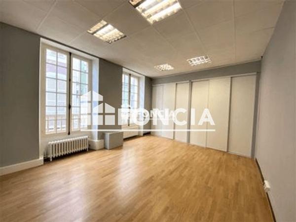 Location Appartement 4 pièces 98.6 m² - 2 RUE BRAUHAUBAN Tarbes 65000