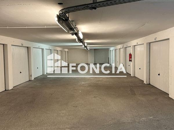 Location Parking 12 m² - 19 AVENUE DE PARIS Orleans 45000