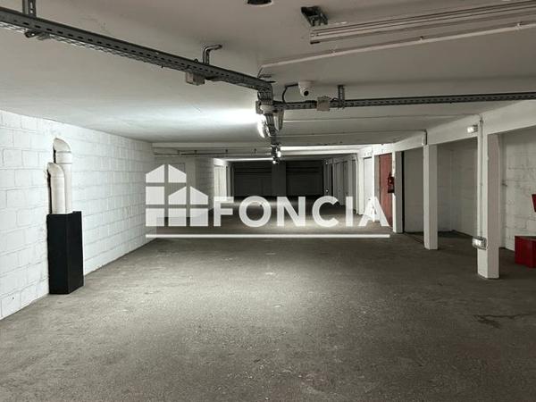 Location Parking 12 m² - 19 AVENUE DE PARIS Orleans 45000