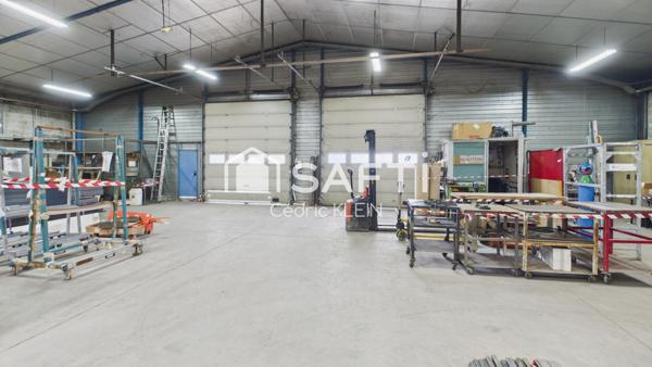 Site industriel avec bureaux et entrepôts