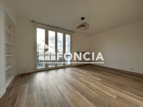 Location Appartement 3 pièces 65 m² - RESIDENCE DE L'AQUEDUC - 15 RUE DE LA JEUNESSE Poitiers 86000