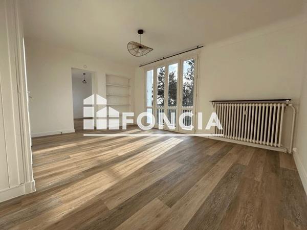 Location Appartement 3 pièces 65 m² - RESIDENCE DE L'AQUEDUC - 15 RUE DE LA JEUNESSE Poitiers 86000