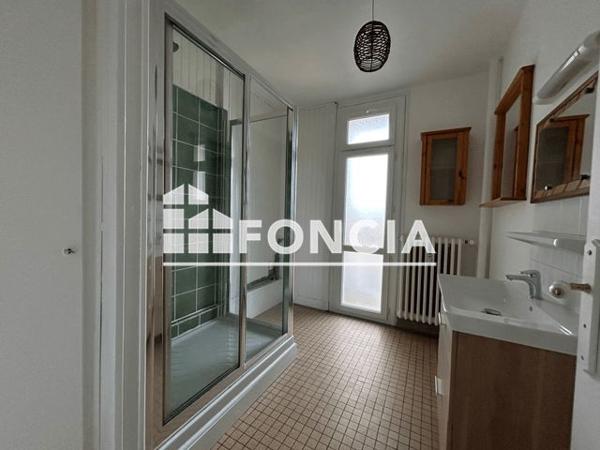 Location Appartement 3 pièces 65 m² - RESIDENCE DE L'AQUEDUC - 15 RUE DE LA JEUNESSE Poitiers 86000