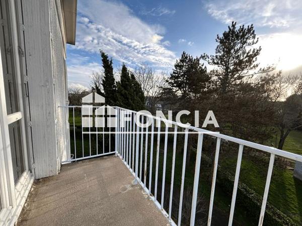 Location Appartement 3 pièces 65 m² - RESIDENCE DE L'AQUEDUC - 15 RUE DE LA JEUNESSE Poitiers 86000