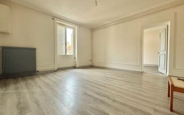 Appartement à vendre    3 pièces • 64,58 m2 Gray