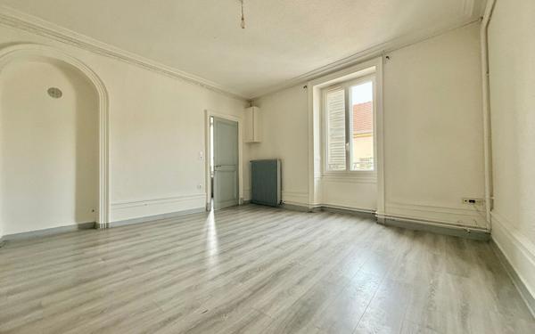 Appartement à vendre    3 pièces • 64,58 m2 Gray