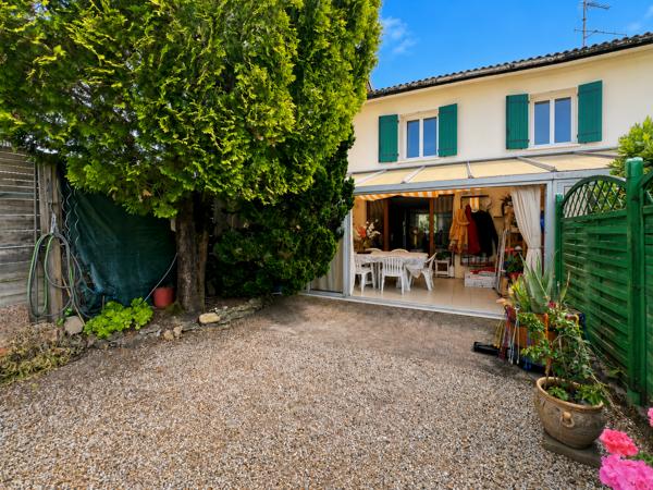 Appartement
         3 pièces
        - 76 m² 290 000 € *
