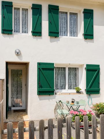 Appartement
         3 pièces
        - 76 m² 290 000 € *
