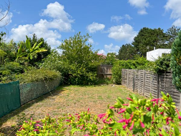Appartement
         3 pièces
        - 76 m² 290 000 € *
