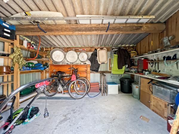 Appartement
         3 pièces
        - 76 m² 290 000 € *