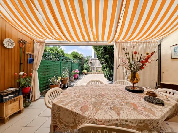 Appartement
         3 pièces
        - 76 m² 290 000 € *