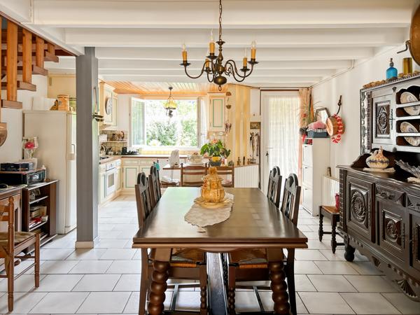 Appartement
         3 pièces
        - 76 m² 290 000 € *