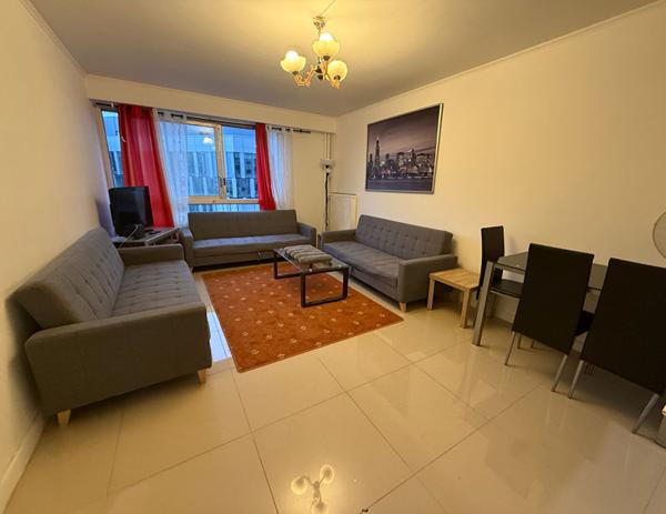 Très bonne rentabilité locative - Appartement très lumineux au 10 ème étage à Courbevoie 3 pièce(s) 51 m2