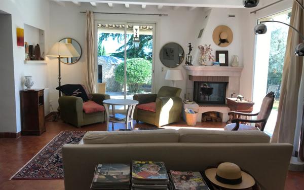 Maison à vendre    6 pièces • 160 m2 Vaison-la-Romaine