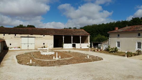 Propriété de charme 7 pièces  245 m² À deux pas de la Vallée des Singes de Romagne