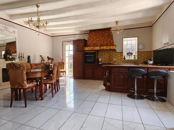 Propriété de charme 7 pièces  245 m² À deux pas de la Vallée des Singes de Romagne