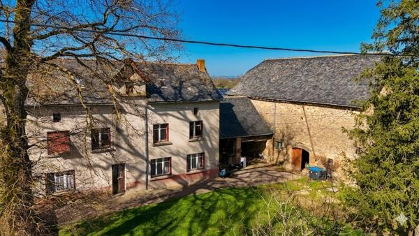 MONTBAZENS - Authentique corps de ferme en pierres, superbe grange et dépendances. Montbazens