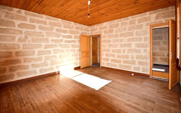 Maison à vendre    3 pièces •  Saint-Quentin-la-Poterie