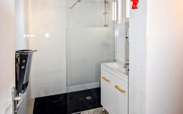 Maison à vendre    3 pièces •  Saint-Quentin-la-Poterie