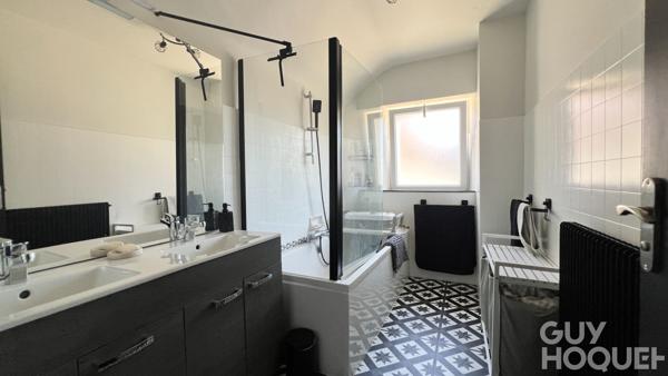 Maison  6 pièce(s) 177 m2
