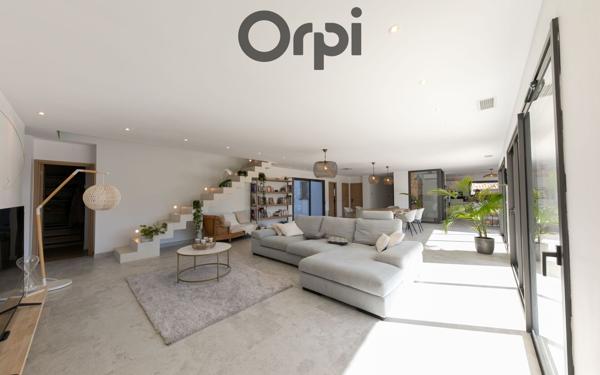 Maison à vendre    6 pièces • 280 m2 Le Soler