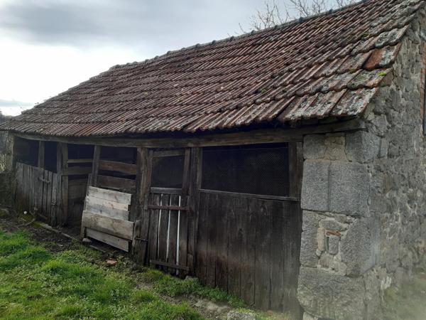 CORPS DE FERME AVEC DEPENDANCES TERRAIN ET VERGER