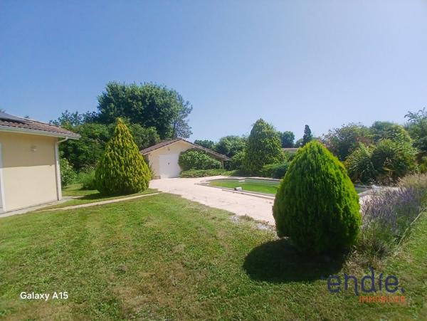 Maison de plain pied de 162 m² avec piscine, pool house, double garage à HAGETMAU