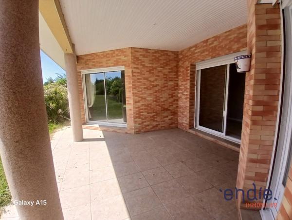 Maison de plain pied de 162 m² avec piscine, pool house, double garage à HAGETMAU
