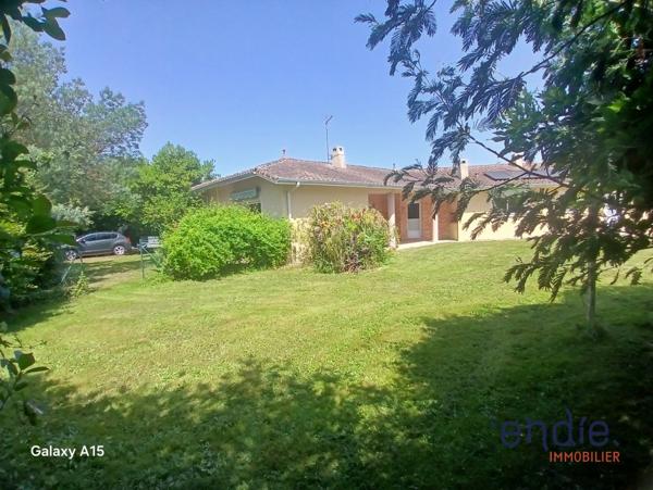 Maison de plain pied de 162 m² avec piscine, pool house, double garage à HAGETMAU