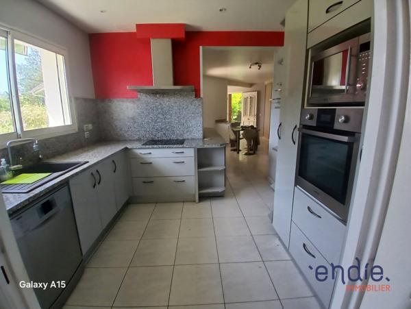 Maison de plain pied de 162 m² avec piscine, pool house, double garage à HAGETMAU