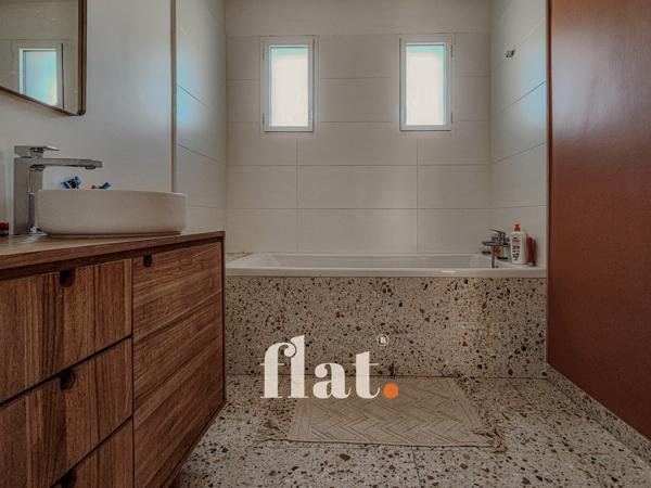 MAISON NON MITOYENNE | 161 m² | 4 CHAMBRES + BUREAU | RÉNOVÉE | DOUBLE GARAGE |