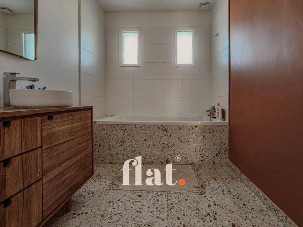 MAISON NON MITOYENNE | 161 m² | 4 CHAMBRES + BUREAU | RÉNOVÉE | DOUBLE GARAGE |