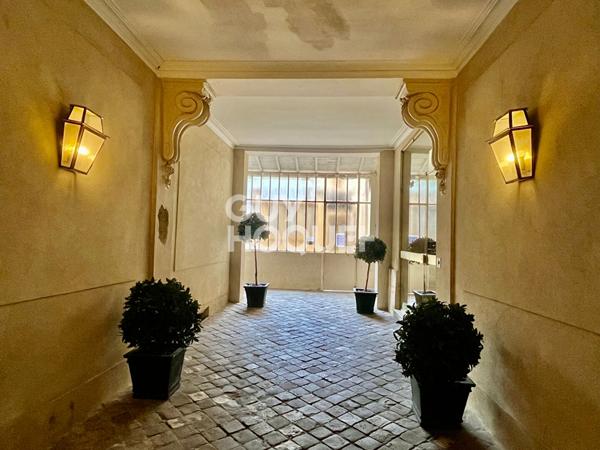 Versailles Saint Louis - Appartement 78.61 m2 rare et atypique