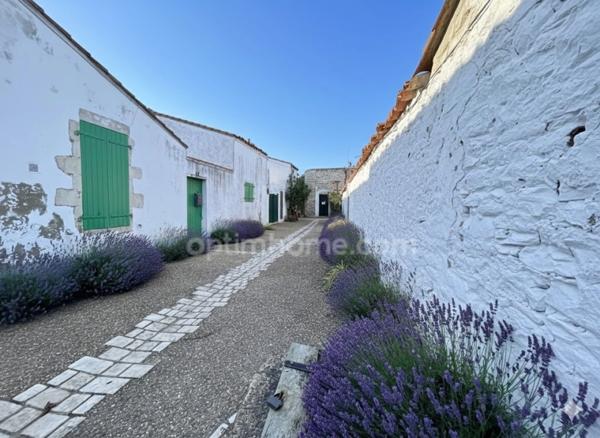 UN LIEU RARE, CHARGÉ D’HISTOIRE, À RÉINVENTER SELON VOS ENVIES