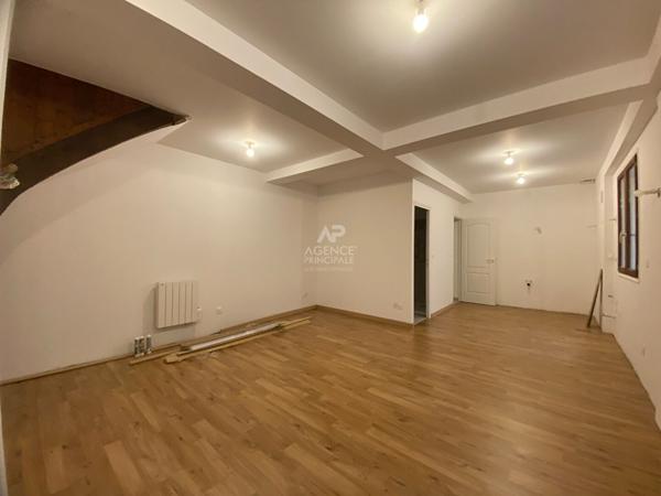 Local commercial Pontoise 4 pièce(s) 72.03 m2

Loyer 1 990 €/mois charges comprises **

- Ref : MG10815