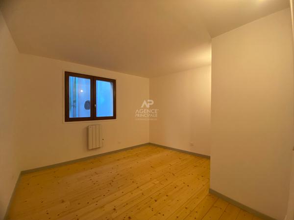 Local commercial Pontoise 4 pièce(s) 72.03 m2

Loyer 1 990 €/mois charges comprises **

- Ref : MG10815