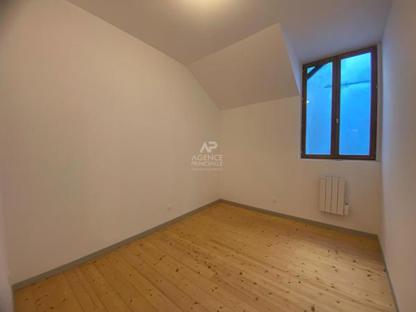 Local commercial Pontoise 4 pièce(s) 72.03 m2

Loyer 1 990 €/mois charges comprises **

- Ref : MG10815