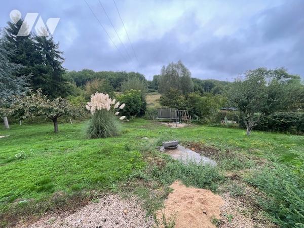 Pavillon de plain-pied de 2007 en très bon état sur terrain de 2 352 m2.