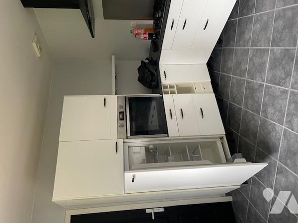 Pavillon de plain-pied de 2007 en très bon état sur terrain de 2 352 m2.